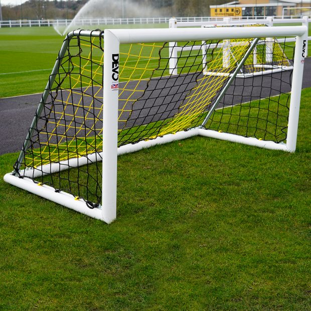 Freestanding Pro Target Goal 1mx2m, 1mx1.2m Freestanding Target Goal - Pro Goal made from 80mm aluminium Powder coated white Supplied with 4mm net in white coloured nets available red/blue/yellow/green - Please state at time of ordering 1m x 1.2m, 3mx1m Freestanding Target Goal - Pro, 3mx1m Freestanding Target Goal - Pro, 1.5mx1m Freestanding Target Goal - Pro